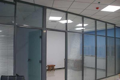我公司不足80平，也可以用玻璃隔断装修办公室吗？