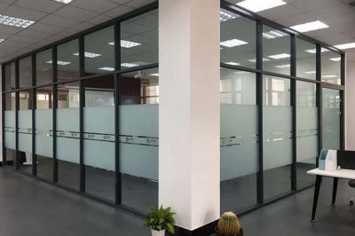小面积也适合用办公室玻璃隔断吗？