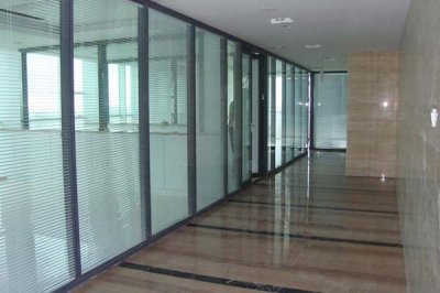 办公室使用的玻璃高隔断采购时需要注意哪些方面？