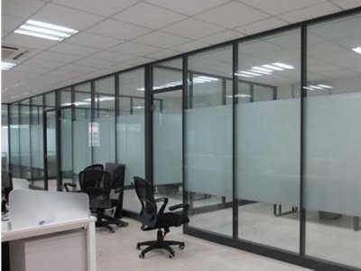 如何改变办公室玻璃隔断的寿命?