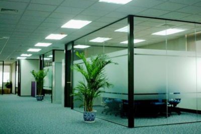 济南办公室玻璃隔断设计风格的重要性