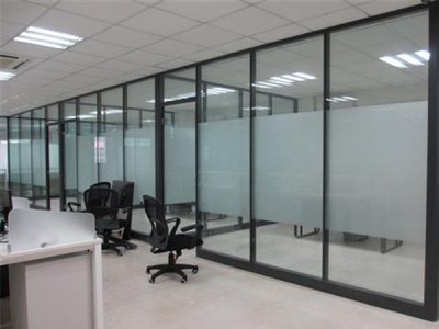 办公室装修玻璃隔断多少钱一平方?