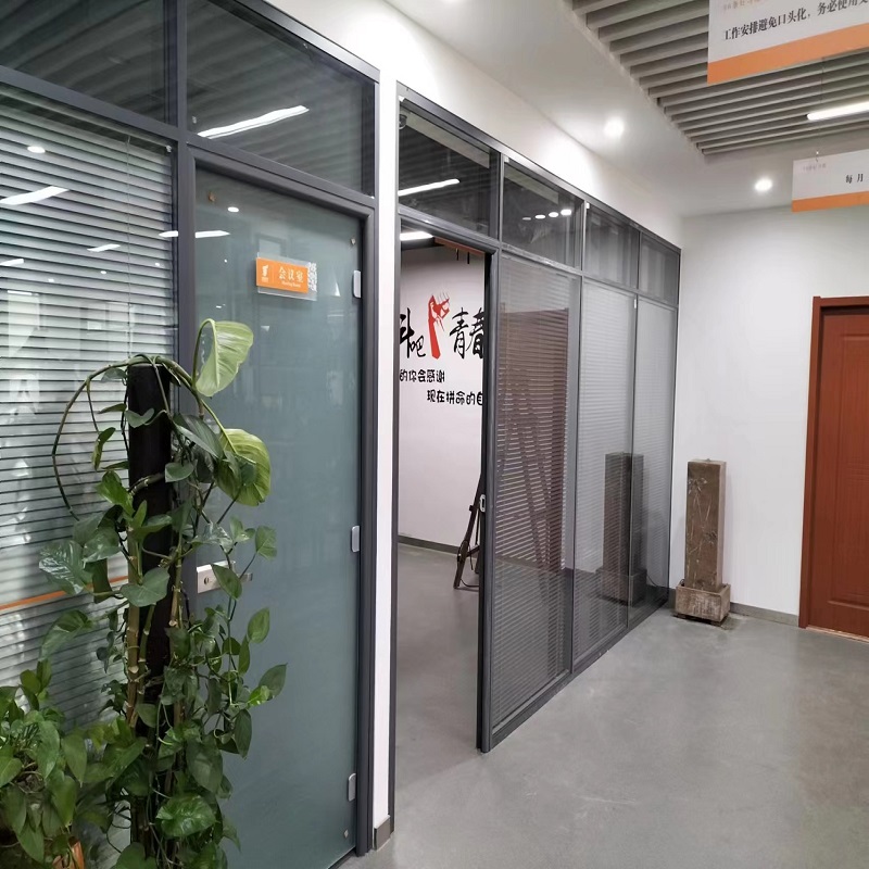 办公室玻璃隔断设计需要注意哪些事项