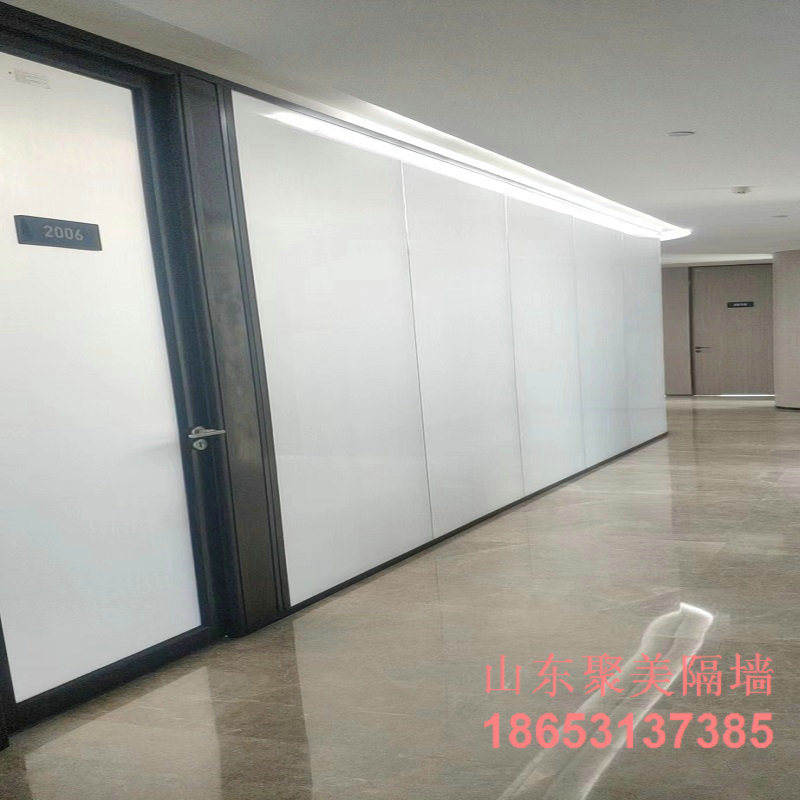 为什么越来越多的企业办公室装修采用调光玻璃隔断