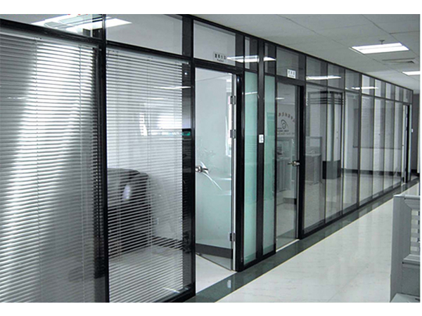 怎样选择济南玻璃隔断墙以及有哪些类型