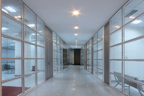 玻璃隔断墙的运用范围以及种类的知识详解-山东聚美新型材料有限公司