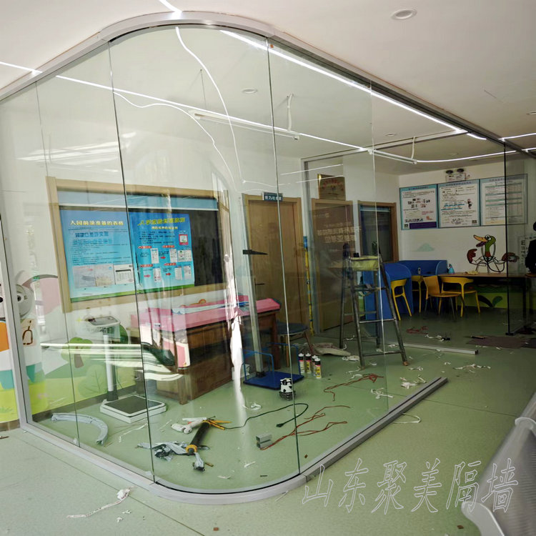 弧形全景玻璃隔断